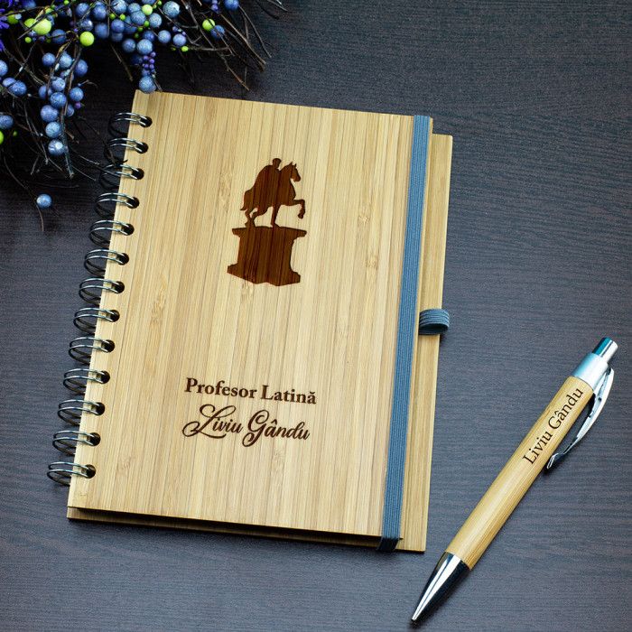 Agenda personalizata Profesor latina, Istorie, Cadou personalizat